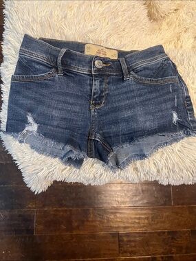 Hollister Short-Short Low Rise Distressed Denim Shorts Size 00 W23